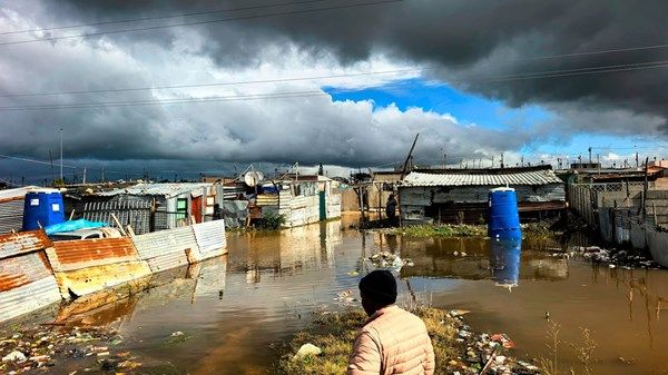 كارثة طبيعية تودي بحياة 10 أشخاص في جنوب أفريقيا