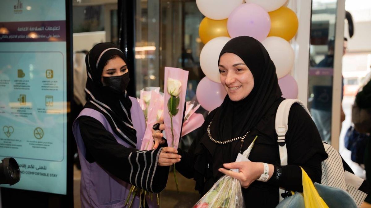 استقبال الفوج الأول من حجاج روسيا وتونس في مكة  