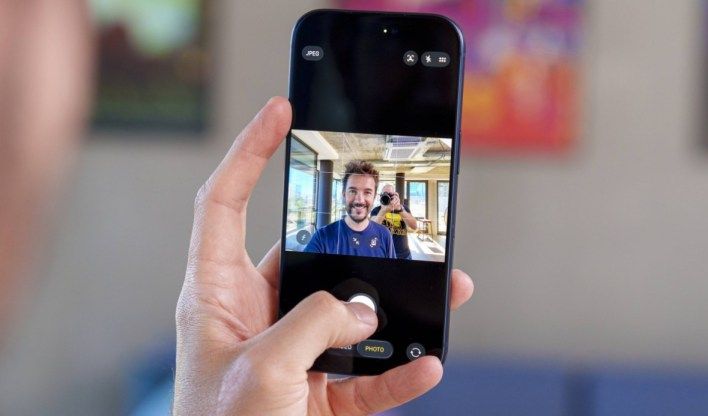 تكنولوجيا: iOS 27 يمنح تطبيق الكاميرا خيارات تخصيص جديدة لأول مرة