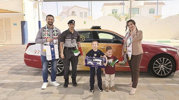 تحقيق أمنية طفل لأداء مهام رجل شرطة في أبوظبي