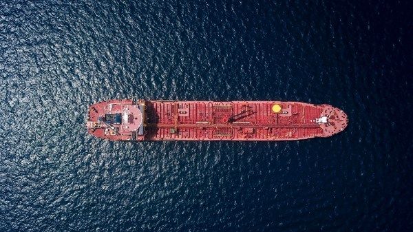 أميركا تنهي إعفاء النفط الروسي من العقوبات