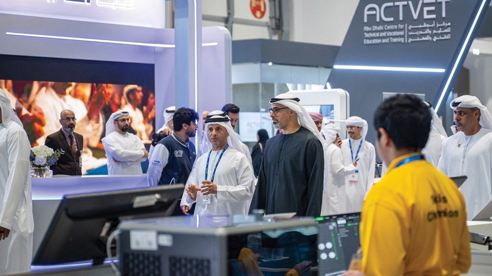 خالد بن محمد بن زايد يشهد فعاليات الدورة الـ17 من المسابقة الوطنية لمهارات الإمارات