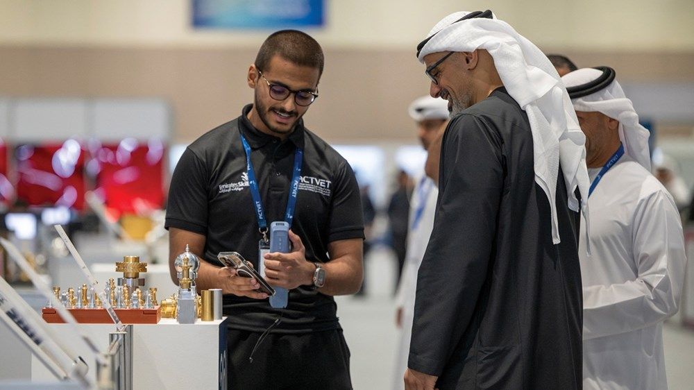 خالد بن محمد بن زايد يشهد فعاليات الدورة الـ17 من المسابقة الوطنية لمهارات الإمارات