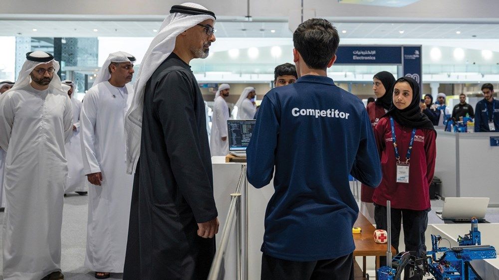 خالد بن محمد بن زايد يشهد فعاليات الدورة الـ17 من المسابقة الوطنية لمهارات الإمارات