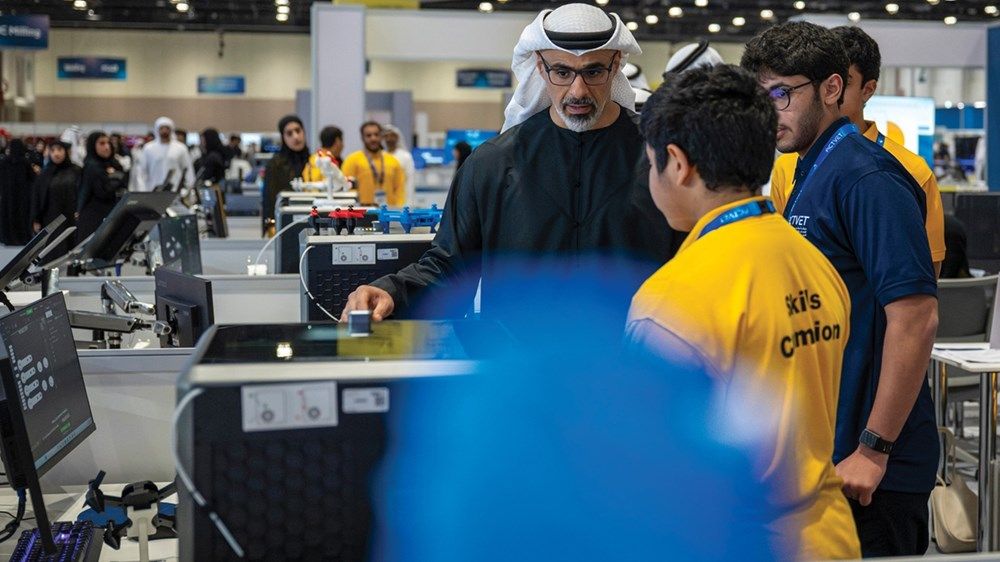 خالد بن محمد بن زايد يشهد فعاليات الدورة الـ17 من المسابقة الوطنية لمهارات الإمارات
