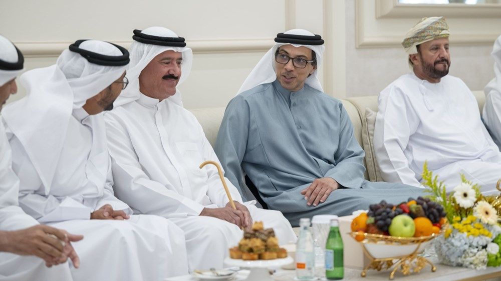 منصور بن زايد يحضر مأدبة غداء أقامها سلطان بن حمدان