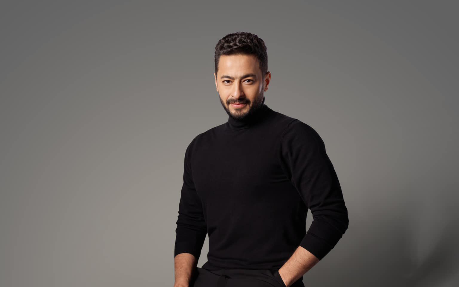 حمادة هلال يحتفل بإنجاز جديد لـ”المدّاح”