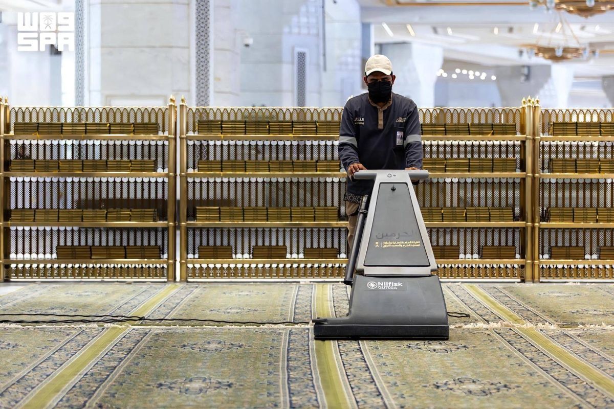 هيئة الحرمين ترفع جاهزية 35 ألف سجادة