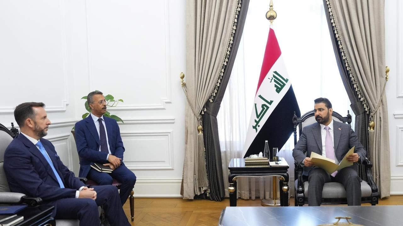 الزيدي والسفير الإيطالي يؤكدان ضرورة تضافر الجهود لمنع التصعيد وإبعاد الحرب