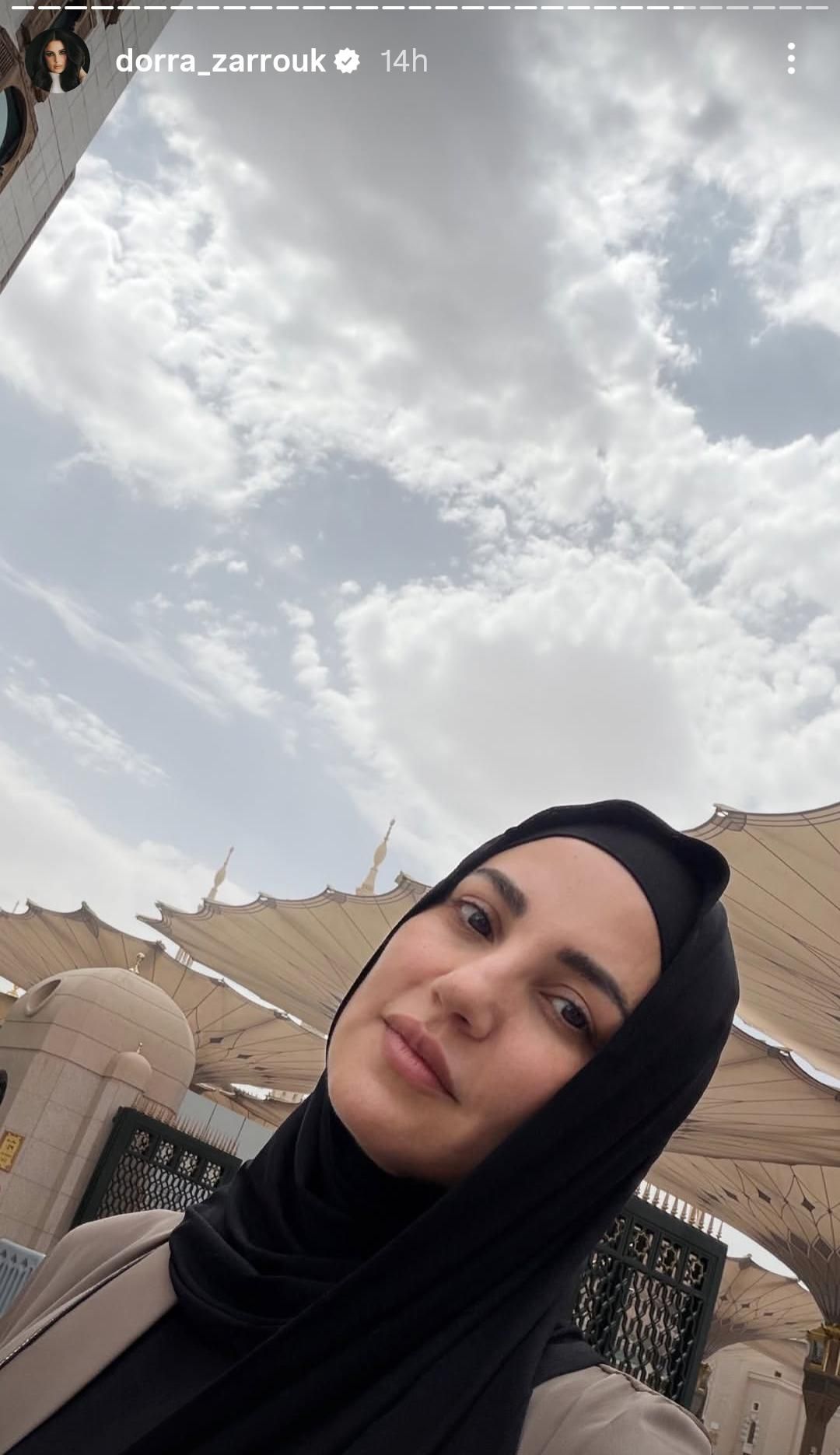 بالصور: درة زروق وزوجها في أجواء روحانية مؤثرة بالمملكة