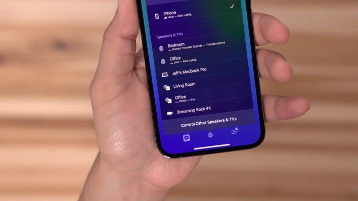 تكنولوجيا: تسريب: iOS 27 قد يدعم Google Cast وبروتوكولات البث الأخرى بشكل مدمج