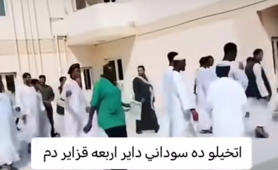 شاهد بالصورة والفيديو.. سودانيون يقيمون “نفرة” ويتجمعون بالعشرات داخل إحدى المستشفيات بالخارج للتبرع لمريض يحتاج للقليل من الدم