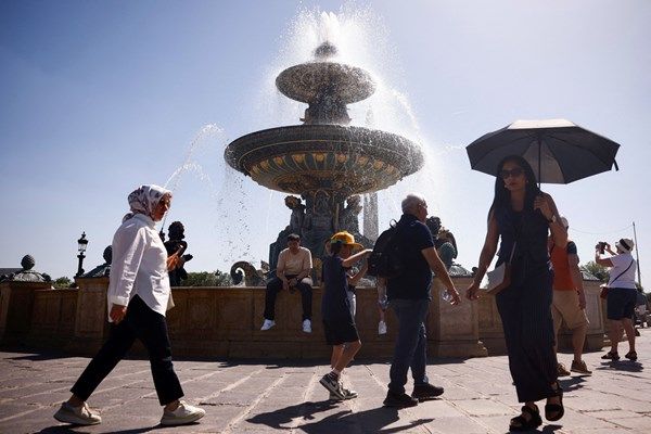 فرنسا تحذّر من عواصف قوية في ظل موجة الحر القياسية