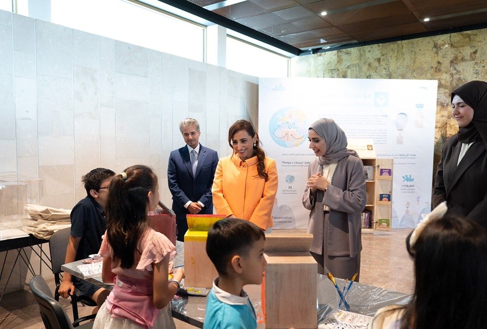 "مؤسسة كلمات" تهدي أطفال الجالية العربية في بولندا مكتبة متنقلة لتعزيز القراءة والهوية
