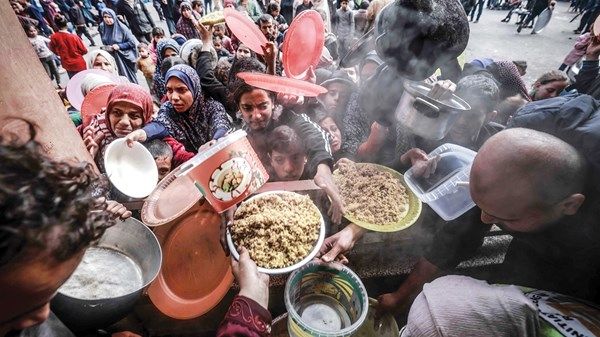إجلاء 33 مريضاً من غزة للعلاج بالخارج