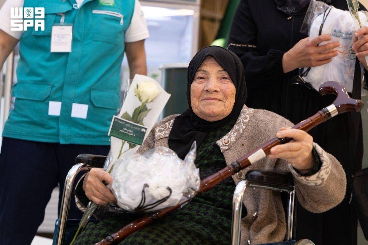 هدية خادم الحرمين الشريفين من المصاحف الشريفة ترافق الحجاج المغادرين