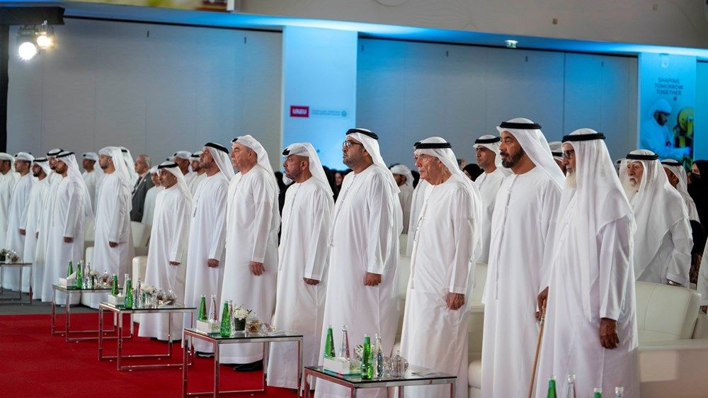 برعاية منصور بن زايد.. محمد بن حمدان بن زايد يشهد حفل تخريج طلبة مدارس الإمارات الوطنية بمجمع العين