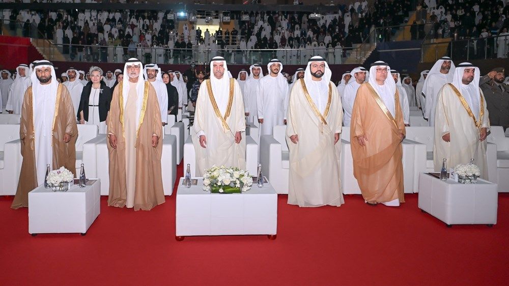 حمد الشرقي يشهد تخريج 302 طالب وطالبة من جامعة الفجيرة ويؤكد: الاستثمار في التعليم رهان الوطن نحو المستقبل