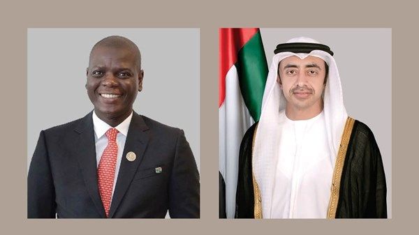 عبدالله بن زايد يتلقى اتصالاً هاتفياً من وزير العلاقات الدولية والتعاون في جنوب أفريقيا