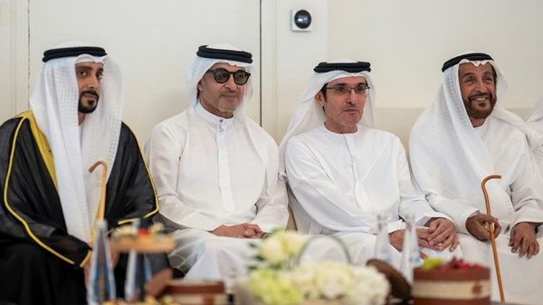 هزاع بن زايد يحضر حفل استقبال بمناسبة أفراح الشامسي