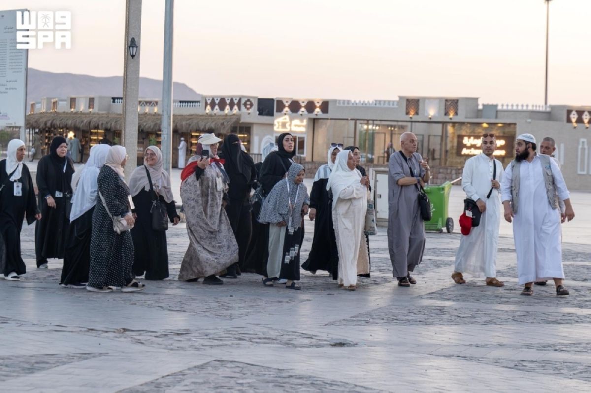 في موسم ما بعد الحج.. زوار المدينة المنورة يتوافدون على المعالم الإسلامية والتاريخية