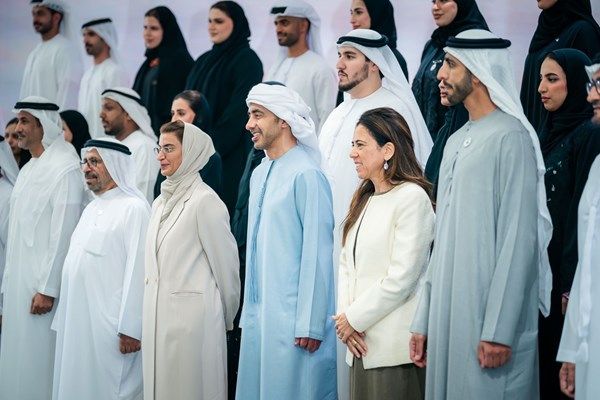 أمام عبدالله بن زايد.. دُفعة من الدبلوماسيين الجُدد تؤدي اليمين القانونية