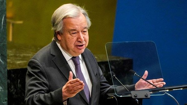 غوتيريش يكرِّم «حفظة السلام» ويشيد بتضحياتهم