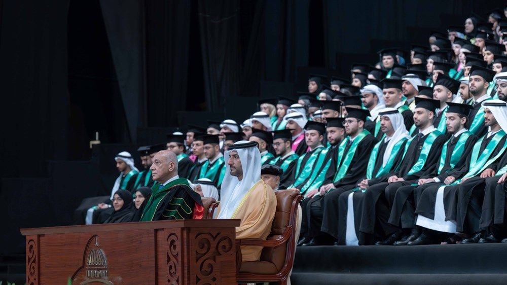 سلطان بن أحمد يشهد تخريج طلبة درجة البكالوريوس في الكليات الطبية والعلوم الصحية بجامعة الشارقة