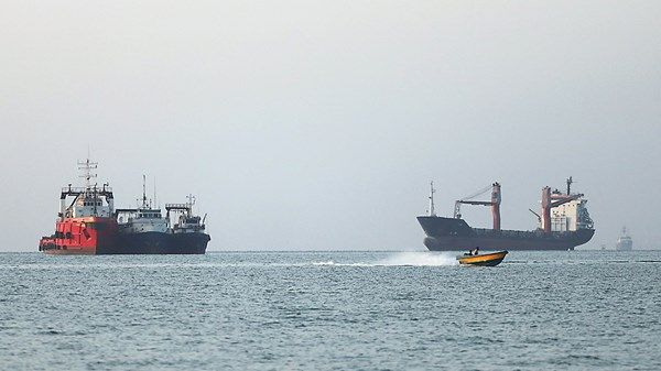 عقوبات أوروبية على إيرانيين لعرقلة الملاحة بـ «هرمز»