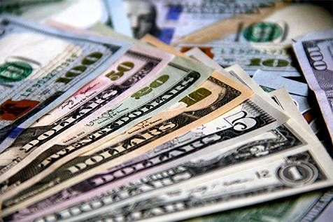 الدولار يتحرك بحذر وسط تصاعد التوترات الأمريكية الإيرانية وترقب بيانات التضخم