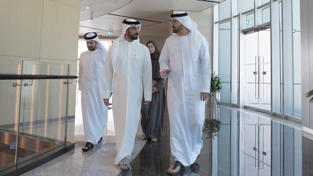 سلطان بن أحمد يزور رئاسة مجلس الوزراء ويطلع على منظومة التميز الحكومي وتطوير الأداء المؤسسي