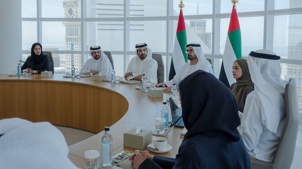 سلطان بن أحمد يزور رئاسة مجلس الوزراء ويطلع على منظومة التميز الحكومي وتطوير الأداء المؤسسي