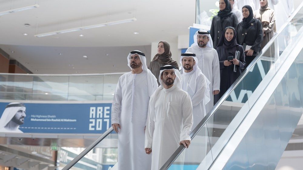 سلطان بن أحمد يزور رئاسة مجلس الوزراء ويطلع على منظومة التميز الحكومي وتطوير الأداء المؤسسي