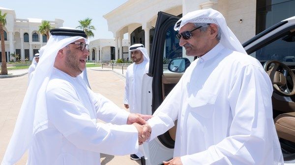 حمد الشرقي يحضر مأدبة غداء أقامها محمد سعيد الضنحاني بدبا الفجيرة