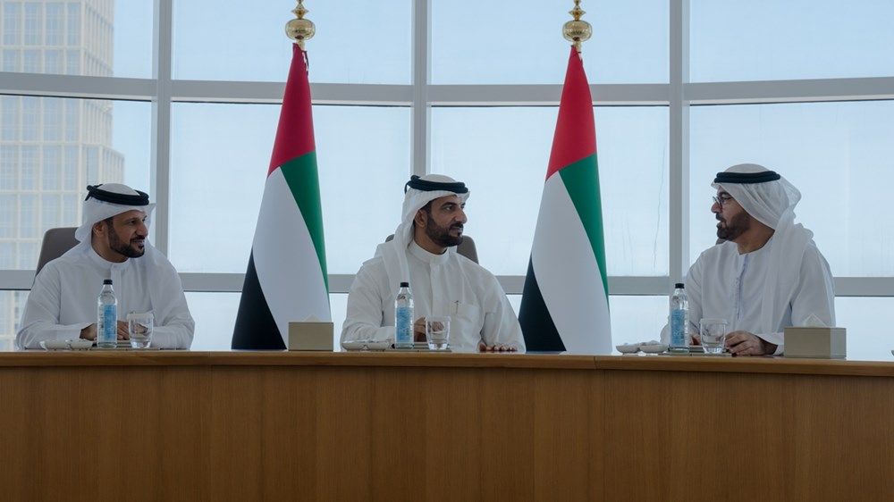 سلطان بن أحمد يزور رئاسة مجلس الوزراء ويطلع على منظومة التميز الحكومي وتطوير الأداء المؤسسي