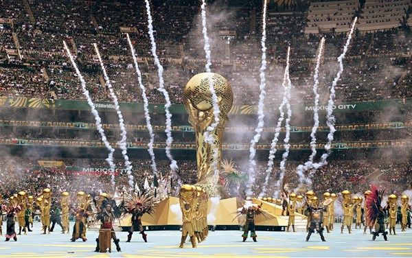 رئيسة المكسيك تشيد بافتتاح كأس العالم