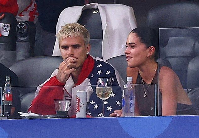 بالفيديو: من هو الطفل الذي خطف الأضواء مع كاتي بيري في افتتاح كأس العالم؟