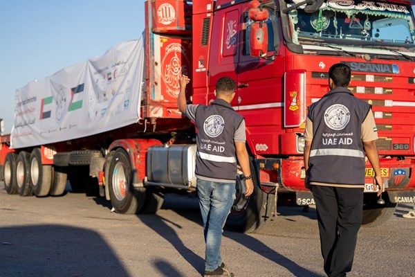 ضمن"الفارس الشهم 3".. دخول 3 قوافل مساعدات إماراتية إلى غزة