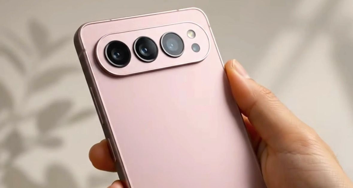 تكنولوجيا: هاتف Galaxy S27 Ultra قد يحصل على أربع ترقيات كبرى بفضل تصميم الكاميرا الثلاثية الجديد