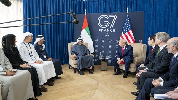 رئيس الدولة يلتقي الرئيس الأميركي على هامش قمة مجموعة السبع ويبحثان العلاقات الاستراتيجية والتطورات الإقليمية