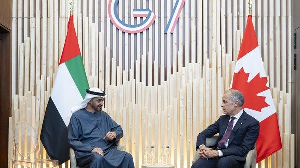 رئيس الدولة ورئيس وزراء كندا يبحثان علاقات التعاون على هامش قمة مجموعة السبع في إيفيان
