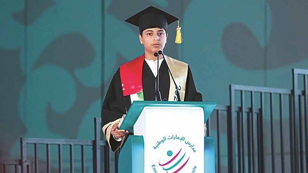 برعاية منصور بن زايد.. تخريج الدفعة السابعة من طلبة مدارس الإمارات الوطنية بمجمع الشارقة