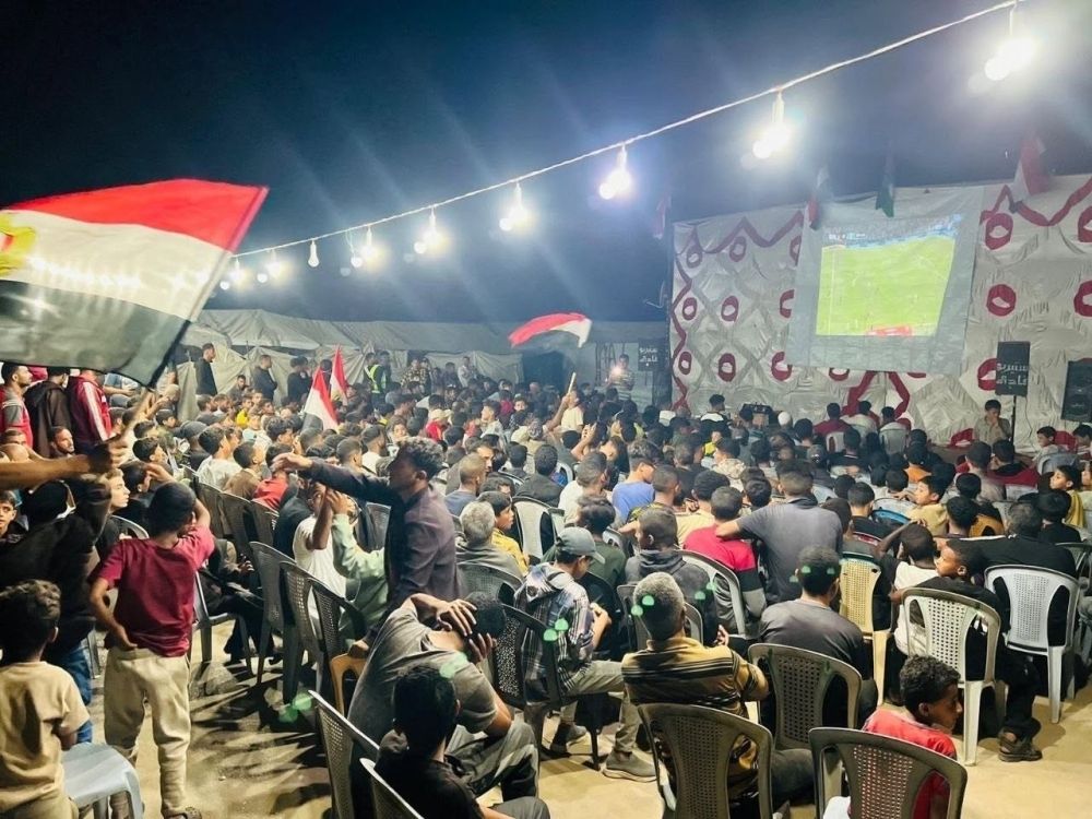 هدنة الـ90 دقيقة: غزة تلاحق شغف المونديال من فوق الركام