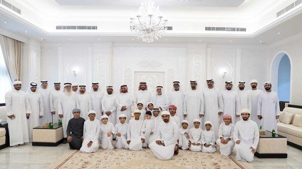 طالب بن صقر يحضر مأدبة غداء أقامها وليد محمد بن لحه الشحي