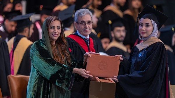 بدور القاسمي تشهد حفل تخريج طلبة دفعة ربيع 2026 في «أميركية الشارقة»