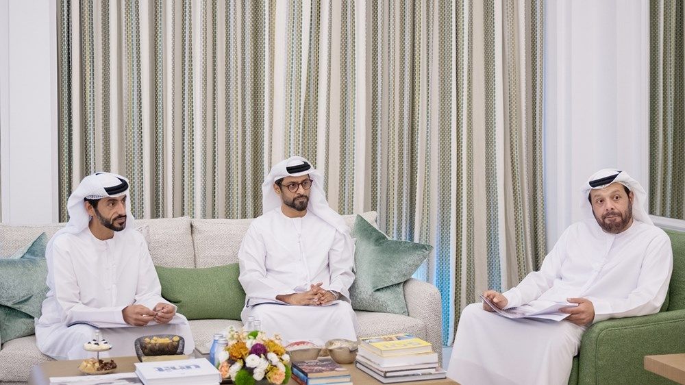 حمدان بن زايد يطلع على خطط تطوير الرياضة وتعزيز المشاركة المجتمعية في الظفرة