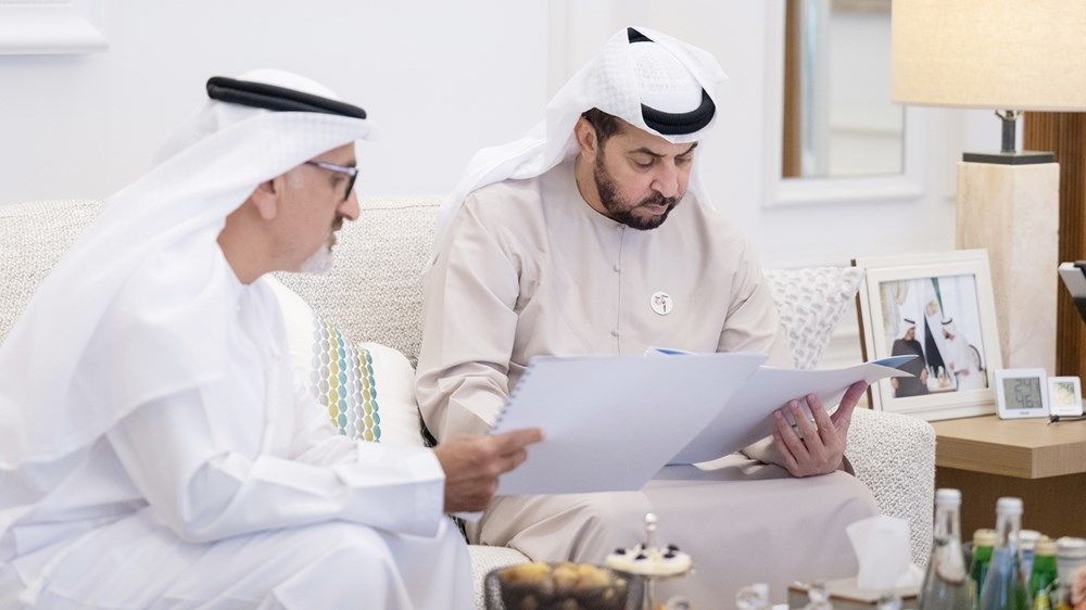 حمدان بن زايد يطلع على خطط تطوير الرياضة وتعزيز المشاركة المجتمعية في الظفرة