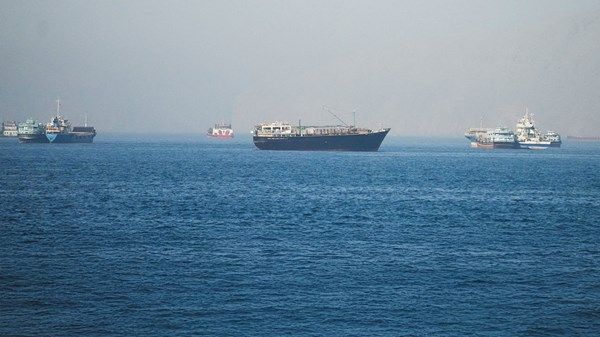 واشنطن: 20 مليون برميل نفط عبرت مضيق هرمز في 24 ساعة