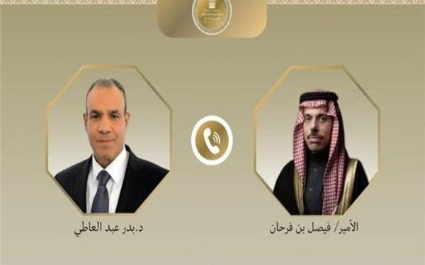 وزير الخارجية يبحث هاتفياً مع نظيره السعودي التطورات الإقليمية