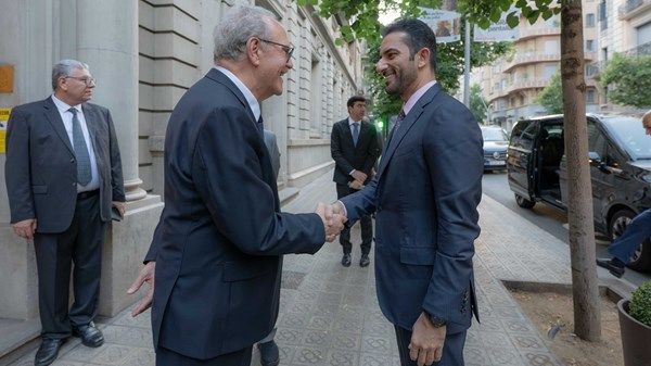 سلطان بن أحمد يحضر حفل عشاء الأكاديمية الملكية الأوروبية للأطباء في إسبانيا